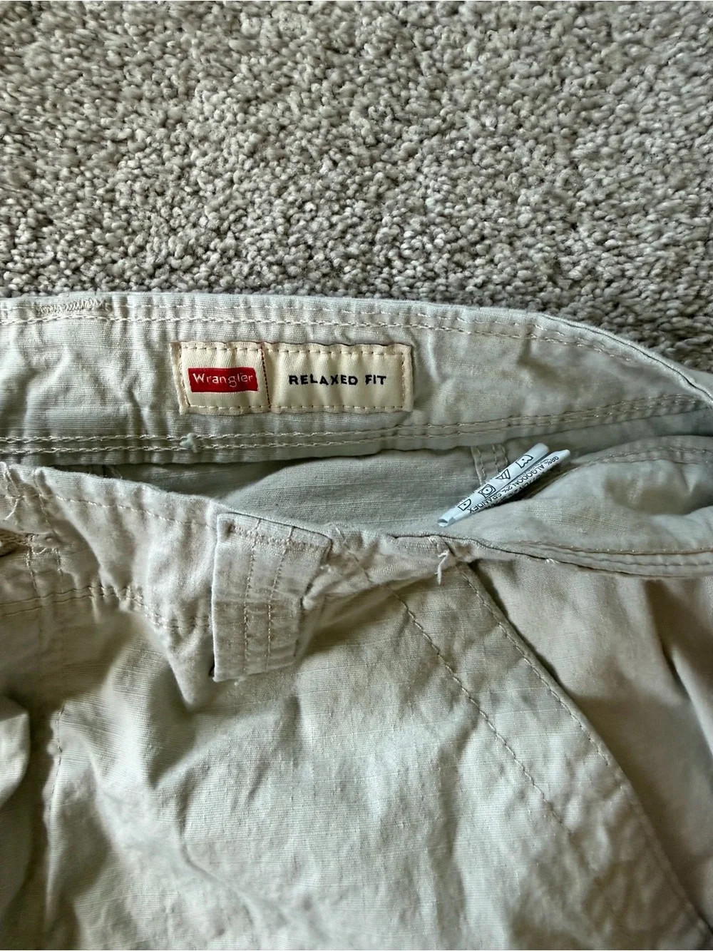 Wrangler Men's Cargo Shorts in Light Khaki